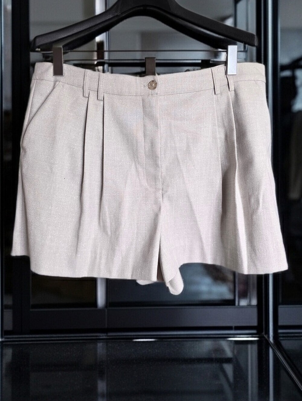 866. Worthington Gray Sparkle Dressy Pleated Shorts NWT Sz 18 R1